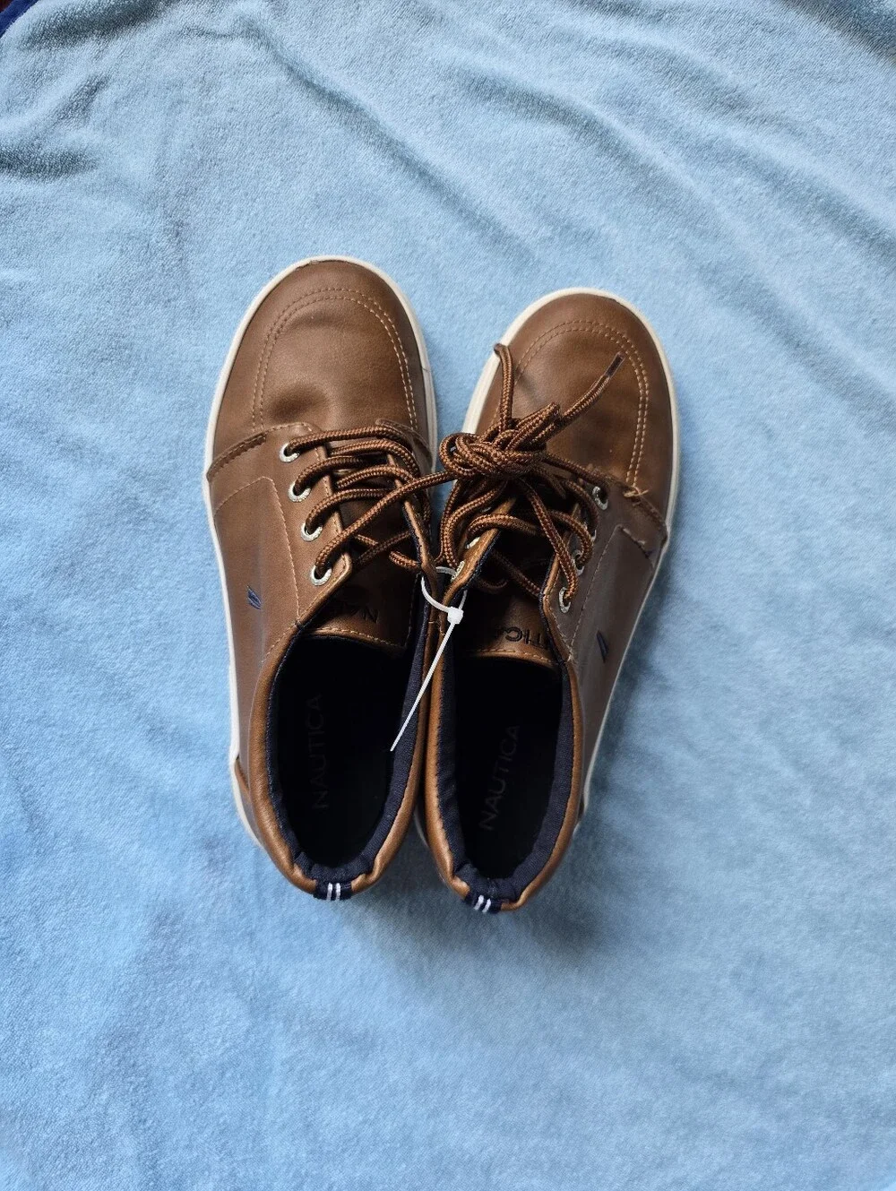 Nautica Men's Brown Leather Boat Shoes with White Sole Size 3 For Boy